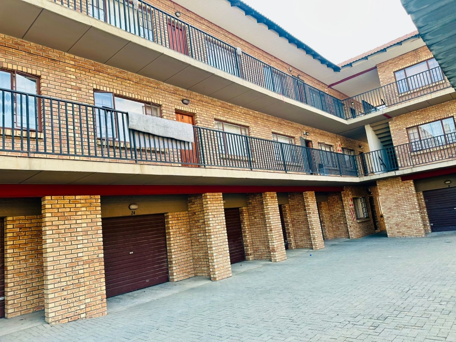 2 Bedroom Property for Sale in Rustenburg Central North West